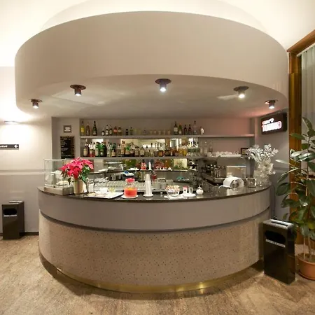 米兰酒店 酒店