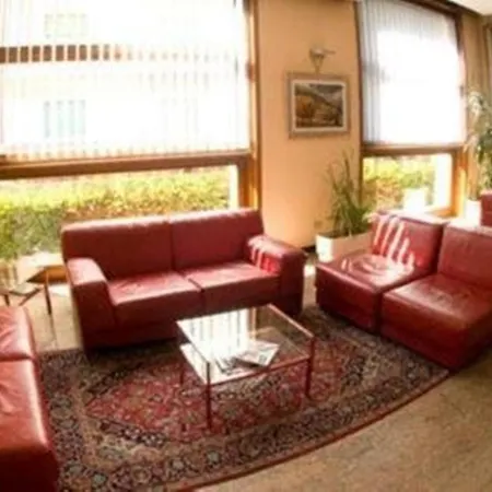 Hotel Milano 3*